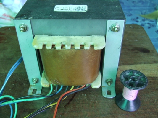 ขายทรามฟรอมเมอร์  เข้า220  ออก  100  ถึง  180  โวลร์มีออกโวล์  30โวล์ก็ด้วย