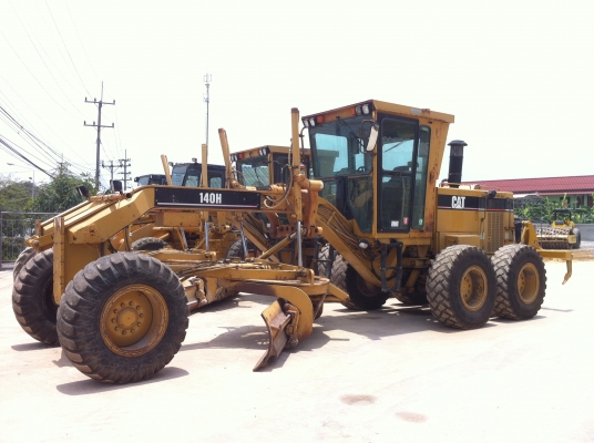 ขายรถเกรด Caterpillar 140H มี Ripper S/N: 2ZK051xx สภาพสวย นำเข้าจาก USA ไม่เคยใช้งานในไทย