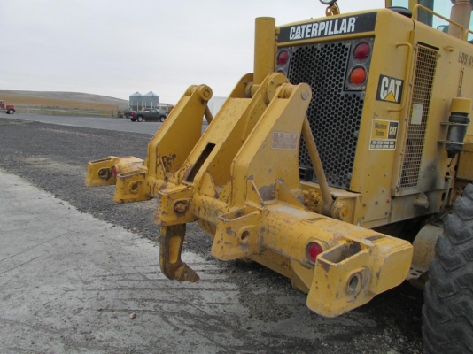 ขายรถเกรด Caterpillar 140G มี Ripper S/N 72V109xx สภาพสวย นำเข้าจาก USA ไม่เคยใช้งานในไทย