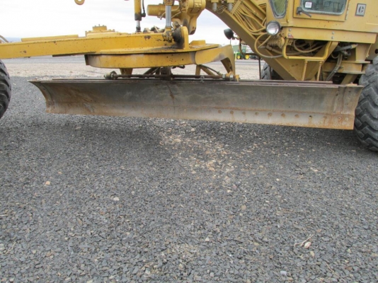 ขายรถเกรด Caterpillar 140G มี Ripper S/N 72V109xx สภาพสวย นำเข้าจาก USA ไม่เคยใช้งานในไทย