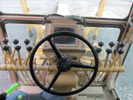 ขายรถเกรด Caterpillar 140G มี Ripper S/N 72V109xx สภาพสวย นำเข้าจาก USA ไม่เคยใช้งานในไทย