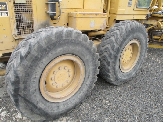 ขายรถเกรด Caterpillar 140G มี Ripper S/N 72V109xx สภาพสวย นำเข้าจาก USA ไม่เคยใช้งานในไทย