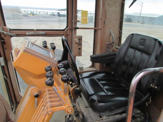 ขายรถเกรด Caterpillar 140G มี Ripper S/N 72V109xx สภาพสวย นำเข้าจาก USA ไม่เคยใช้งานในไทย