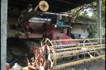 รถเกี่ยวข้าว ไทยประดิษฐ์