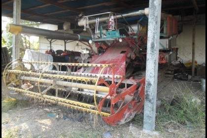 รถเกี่ยวข้าว ไทยประดิษฐ์