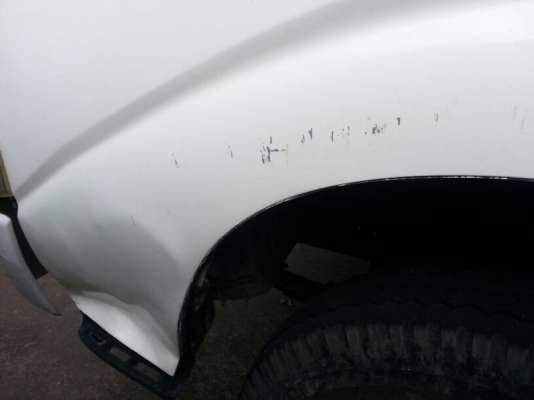 รถฮีโน่ 6 ล้อดั้ม 121 แรงม้า. ปี 47  สนใจติดต่อ 081 - 6079515