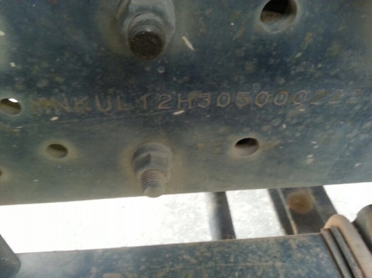 รถฮีโน่ 6 ล้อดั้ม 121 แรงม้า. ปี 47  สนใจติดต่อ 081 - 6079515