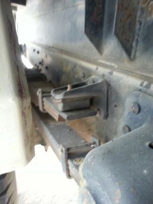 รถฮีโน่ 6 ล้อดั้ม 121 แรงม้า. ปี 47  สนใจติดต่อ 081 - 6079515