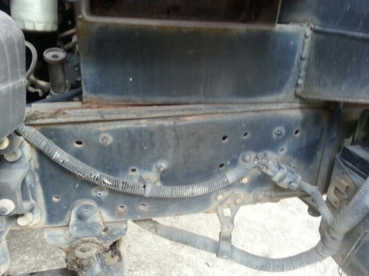 รถฮีโน่ 6 ล้อดั้ม 121 แรงม้า. ปี 47  สนใจติดต่อ 081 - 6079515