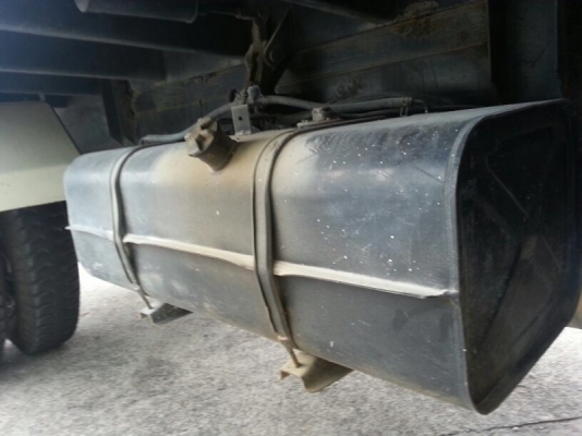 รถฮีโน่ 6 ล้อดั้ม 121 แรงม้า. ปี 47  สนใจติดต่อ 081 - 6079515