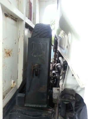 รถฮีโน่ 6 ล้อดั้ม 121 แรงม้า. ปี 47  สนใจติดต่อ 081 - 6079515