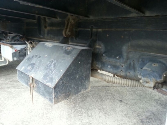 รถฮีโน่ 6 ล้อดั้ม 121 แรงม้า. ปี 47  สนใจติดต่อ 081 - 6079515