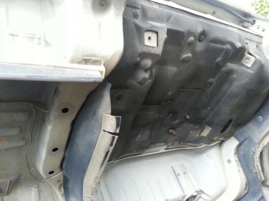 รถฮีโน่ 6 ล้อดั้ม 121 แรงม้า. ปี 47  สนใจติดต่อ 081 - 6079515