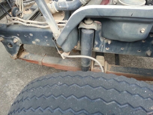 รถฮีโน่ 6 ล้อดั้ม 121 แรงม้า. ปี 47  สนใจติดต่อ 081 - 6079515