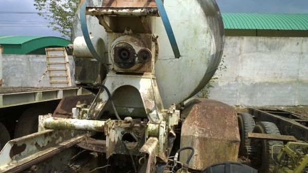 ขาย...โม่ปูน10ล้อ โม่ตรง ไม่มีปั้ม สภาพสวย หนาดี เอาไปทั้งชุดที่มี...