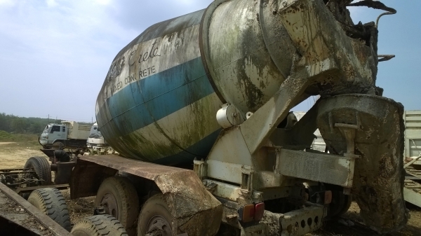 ขาย...โม่ปูน10ล้อ โม่ตรง ไม่มีปั้ม สภาพสวย หนาดี เอาไปทั้งชุดที่มี...