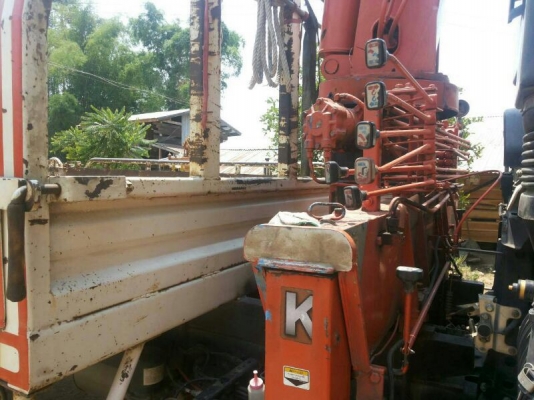 รถฮีโน่ 6 ล้อ ติดเครน 3 ตัน.  220 แรงม้า. ปี 51   สนใจติดต่อ 081 - 6079515