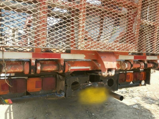 รถฮีโน่ 6 ล้อ ติดเครน 3 ตัน.  220 แรงม้า. ปี 51   สนใจติดต่อ 081 - 6079515