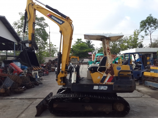 ขาย รถขุด YANMAR รุ่น B50 แทร็กเหล็ก มือสองญี่ปุ่น ขาย รถขุด YANMAR รุ่น B50 แทร็กเหล็ก มือสองญี่ปุ่น