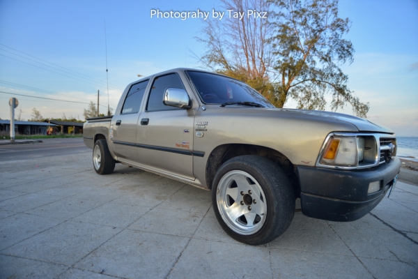ขาย TOYOTA HILUX MIGHTY-X 4ประตู ปี1992 เครื่องเดิม 2500cc.