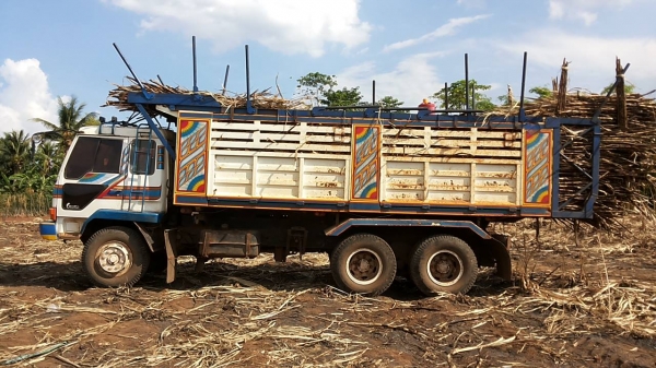 ***ขายแล้วครับขอบคุณ Truck2hand 10ล้อ2เพลาดั้มสวยๆ MITSU FN527M-TF1133 220HP เครื่องเดิมเกียร์เดิม 6D16 Turbo 220แรง เครื่องแน่นแรงดี เกียร์10สปีด ช่วงล่างเดิมๆ คัสซีสวยเดิมๆ ไม่มีบวม ไมีปะไม่ดาม กระบะดั้มเหล็ก KAC แผงข้างต่อใหม่ สภาพสวย พื้นดีข้างสวยไม่ผ