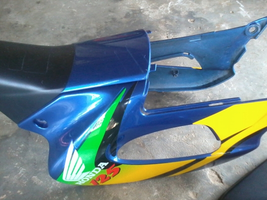 ขาย แฟริ้ง Sonic 125 ตัวเก่า สวยๆ สติ๊กเกอร์แท้ ทุกชิ้นที่เห็นในภาพ ขาย แฟริ้ง Sonic 125 ตัวเก่า สวยๆ สติ๊กเกอร์แท้ ทุกชิ้นที่เห็นในภาพ