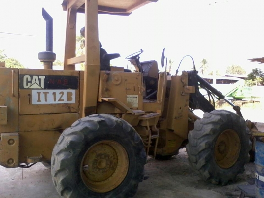 ขายรถตักล้อยาง CAT  IT12B