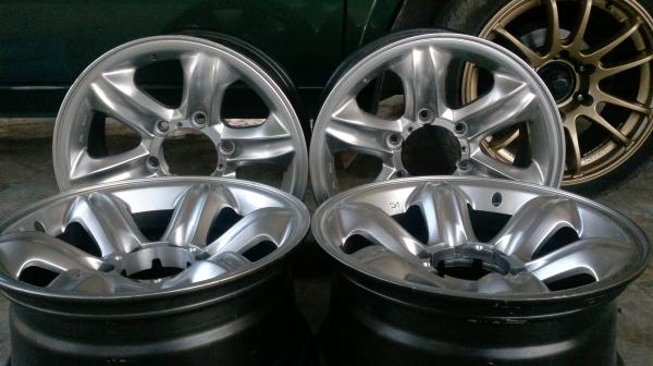 ล้อเล็บเหยี่ยวแท้ๆ สภาพสวยพร้อมหล่อ เหมาะกะวีโก้และคอออฟโรด