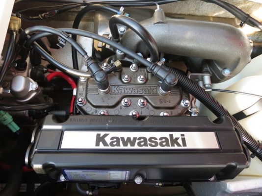 ++ขายเจ็ทสกียืน KAWASAKI SXR 800 ปี 2011 สภาพสวยมาก ใช้มาประมาณ 10 ชม. เท่านั้น++