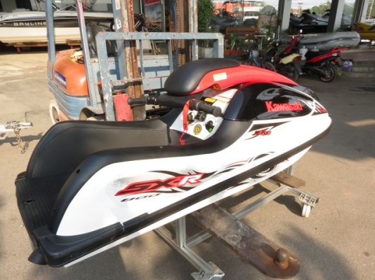 ++ขายเจ็ทสกียืน KAWASAKI SXR 800 ปี 2011 สภาพสวยมาก ใช้มาประมาณ 10 ชม. เท่านั้น++ ++ขายเจ็ทสกียืน KAWASAKI SXR 800 ปี 2011 สภาพสวยมาก ใช้มาประมาณ 10 ชม. เท่านั้น++