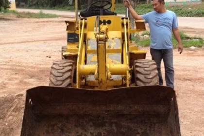 รถตักล้อยาง KOMATSU WA301-1644เอวอ่อน ตักใด้ครั้งละครึ่่่่งคิว รถตักล้อยาง KOMATSU WA301-1644เอวอ่อน ตักใด้ครั้งละครึ่่่่งคิว