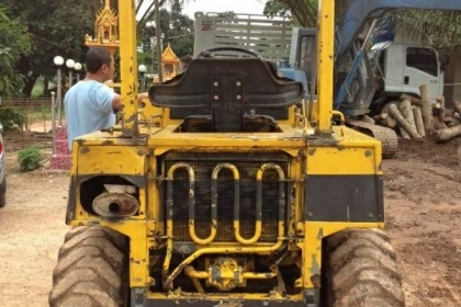 รถตักล้อยาง KOMATSU WA301-1644เอวอ่อน ตักใด้ครั้งละครึ่่่่งคิว รถตักล้อยาง KOMATSU WA301-1644เอวอ่อน ตักใด้ครั้งละครึ่่่่งคิว