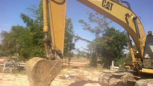 ขายรถรถแบคโฮ CAT 320 V 2 L เอกสารทะเบียนเอวแน่นโซ่หนาไฟฟ้าเต็มพร้อมใช้มากๆ