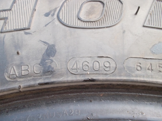 ขายยางมัด 255/85 ขอบ 16 ปี 09