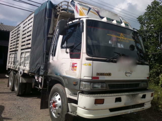 รถฮีโน่ 10 ล้อ  KT 925  หลังถนน รั่ว   195 แรงม้า HO7D   สนใจติดต่อ 081 - 6079515