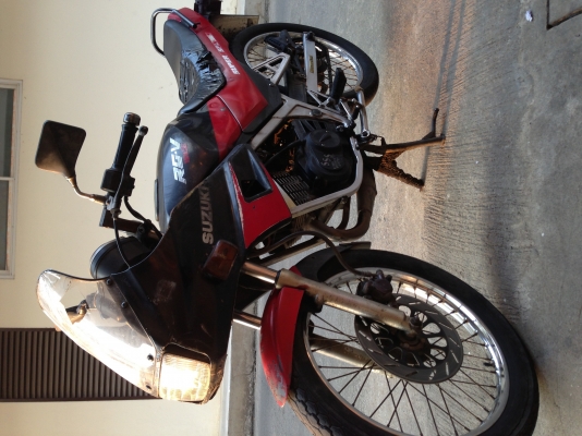ขายรถในตำนานจรวดทางเรียบSuzuki rgv 150 ทะเบียนเต็มโอนรถมือเดียวใกล้ศูนพันแล้วคับ