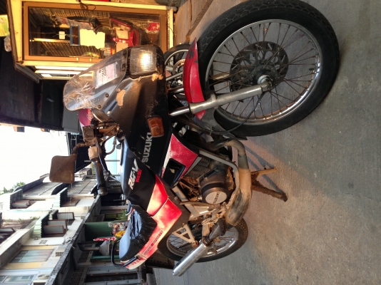 ขายรถในตำนานจรวดทางเรียบSuzuki rgv 150 ทะเบียนเต็มโอนรถมือเดียวใกล้ศูนพันแล้วคับ ขายรถในตำนานจรวดทางเรียบSuzuki rgv 150 ทะเบียนเต็มโอนรถมือเดียวใกล้ศูนพันแล้วคับ