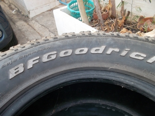 ยาง BF  285/75 R16 สภาพดอกยังเหลือเกินเซ็นครับ