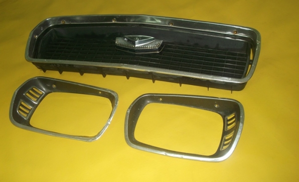 ขายกระจังหน้ามาสด้า  สภาพสวยๆ