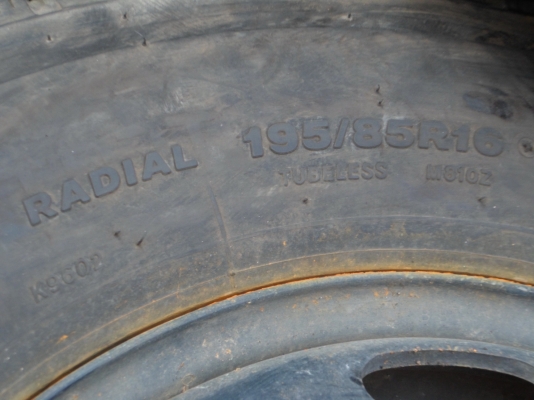 ขายกะทะล้อเรเดียล 5 รู แอลฟ์ พร้อมยาง 195/85-16 ขายกะทะล้อเรเดียล 5 รู แอลฟ์ พร้อมยาง 195/85-16