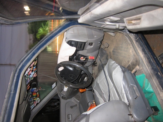 ISUZU DRAGON สีน้ำเงิน ปี 1997 ISUZU DRAGON สีน้ำเงิน ปี 1997