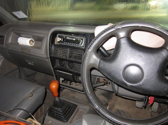 ISUZU DRAGON สีน้ำเงิน ปี 1997 ISUZU DRAGON สีน้ำเงิน ปี 1997