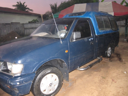 ISUZU DRAGON สีน้ำเงิน ปี 1997 ISUZU DRAGON สีน้ำเงิน ปี 1997