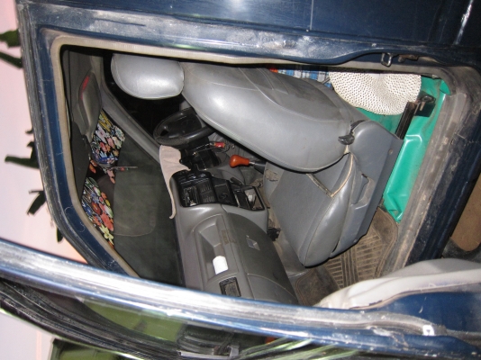 ISUZU DRAGON สีน้ำเงิน ปี 1997 ISUZU DRAGON สีน้ำเงิน ปี 1997