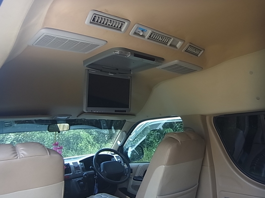 ขายดาวน์  COMMUTER 2011   ลดราคาเหลือ 100,000 บาท