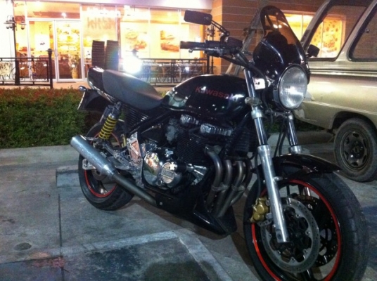ขาย kawasaki zephyr 400 รถสวยพร้อมทะเบียนเปิด 69,000