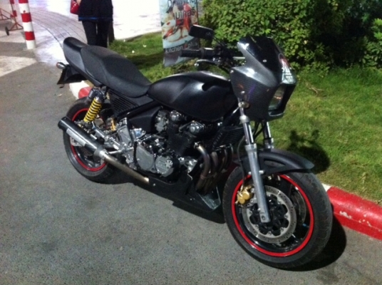 ขาย kawasaki zephyr 400 รถสวยพร้อมทะเบียนเปิด 69,000