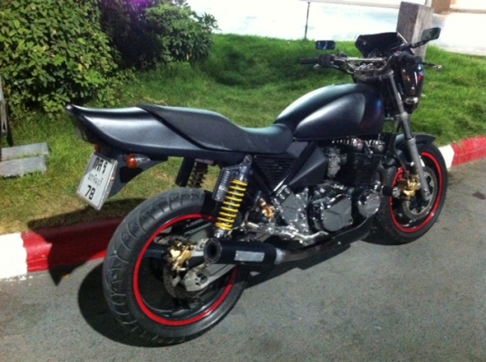 ขาย kawasaki zephyr 400 รถสวยพร้อมทะเบียนเปิด 69,000