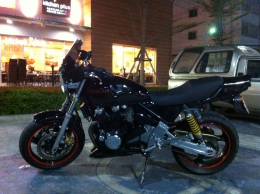 ขาย kawasaki zephyr 400 รถสวยพร้อมทะเบียนเปิด 69,000