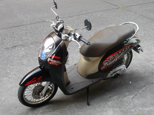 ขาย Scoopy i หัวฉีด สีดำ สวยกริ๊บๆ ไร้ริ้วรอย เครื่องเดิมดียอดเยี่ยม ขับมันส์มาก ราคา 27500 บาท